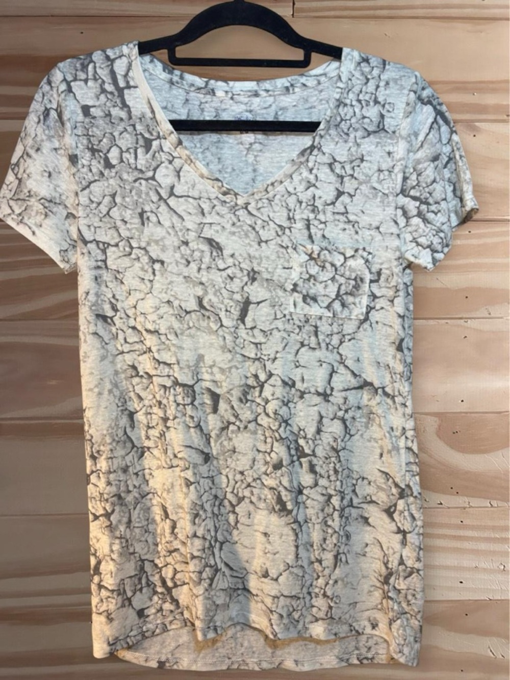 Mossimo supply Co. women's V-neck t-shirt in size Medium